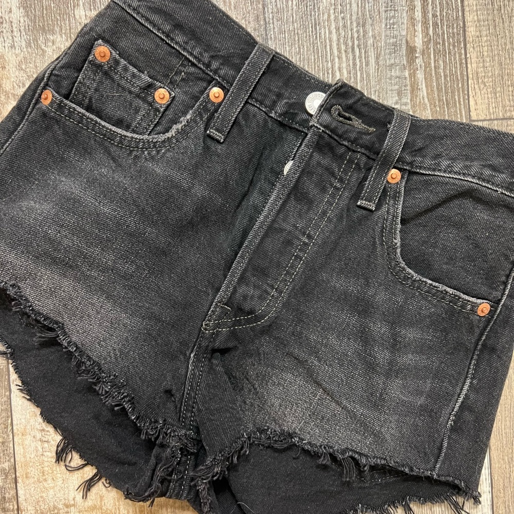 Black Levi’s 501 shorts